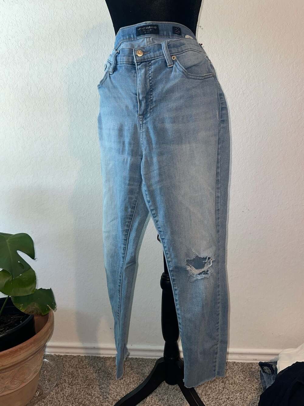 Lucky Brand Women's Distressed High-Rise Ankle Jeans Size 14/32